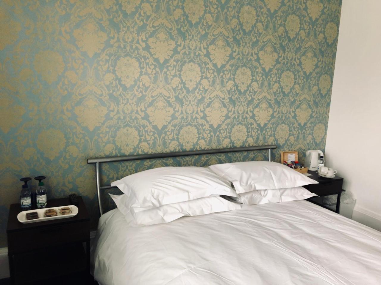 Trunkwell House Hotel เรดดิ้ง ภายนอก รูปภาพ